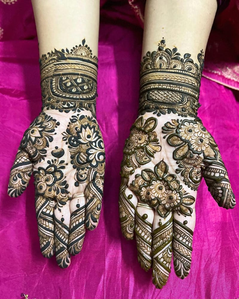 Alluring Mehndi Design