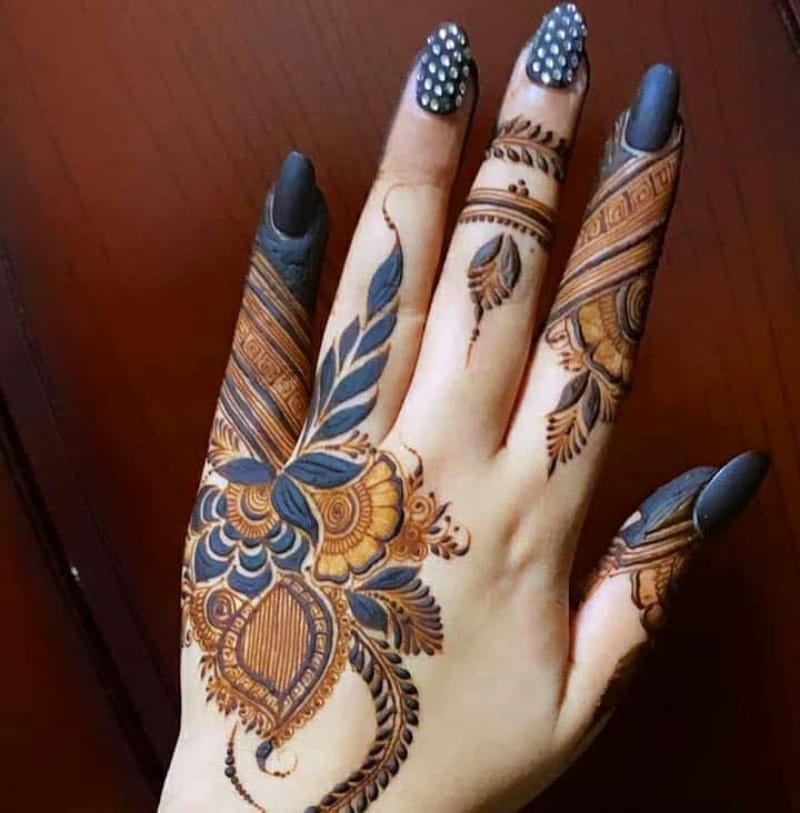 Artful Mehndi Design