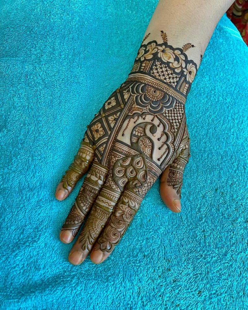 Blissful Mehndi Design