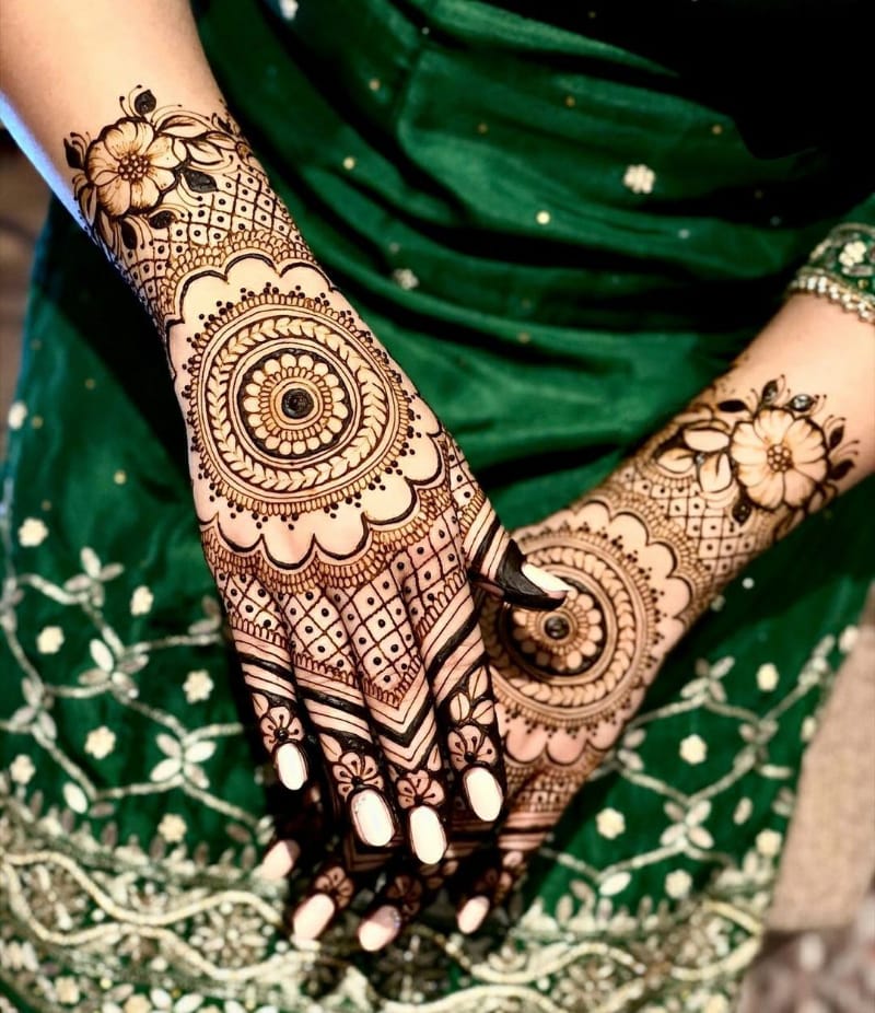 Coiled Mehndi Design