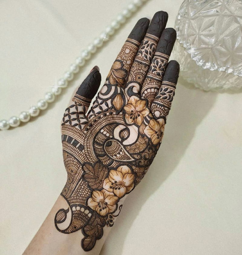 Cool-toned Mehndi Design