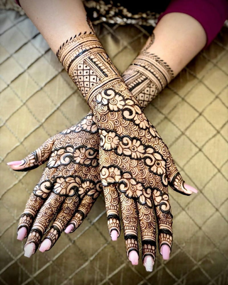 Delicate Black Mehndi Design