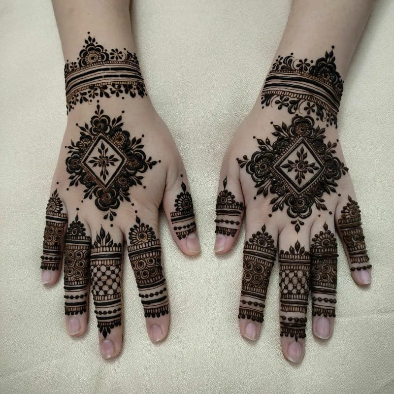 Diamond Mehndi Design