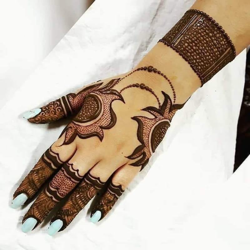 Divine Mehndi Design