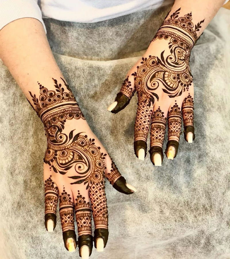 Dramatic Black Mehndi Design