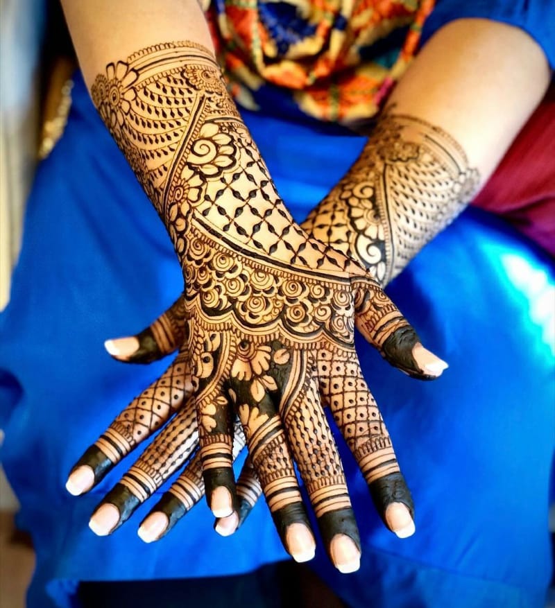 Dreamlike Mehndi Design