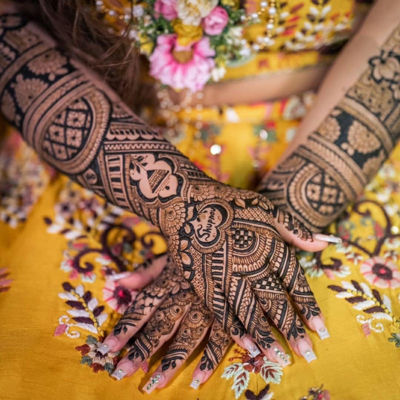Embellished Mehndi Design