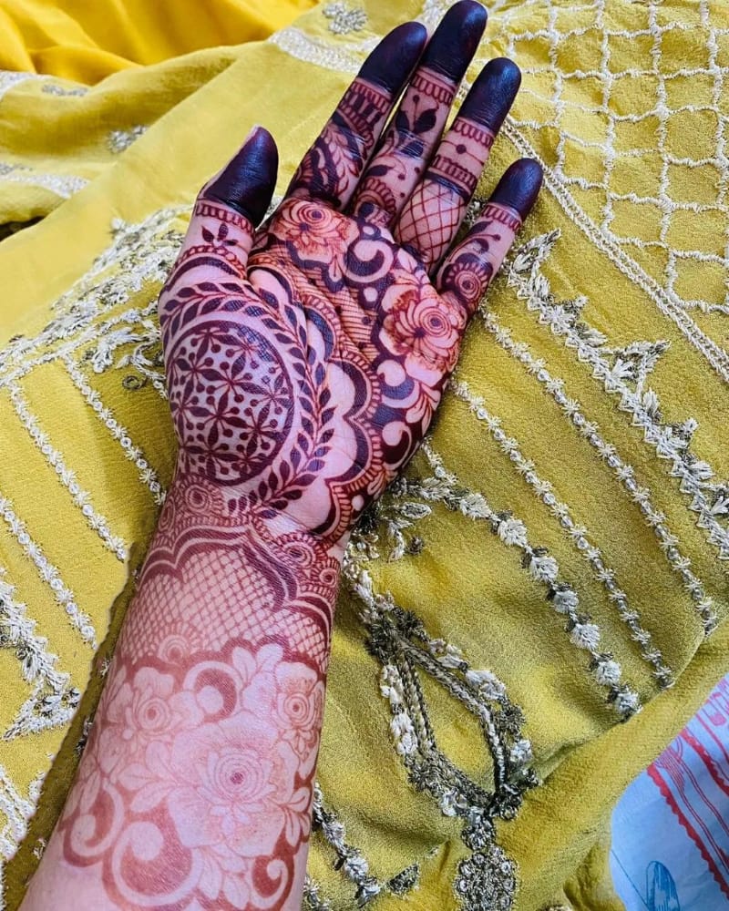 Expressive Mehndi Design