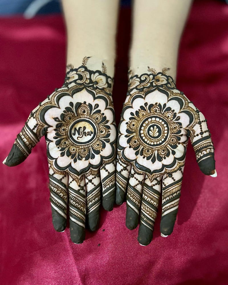 Exquisite Black Mehndi Design