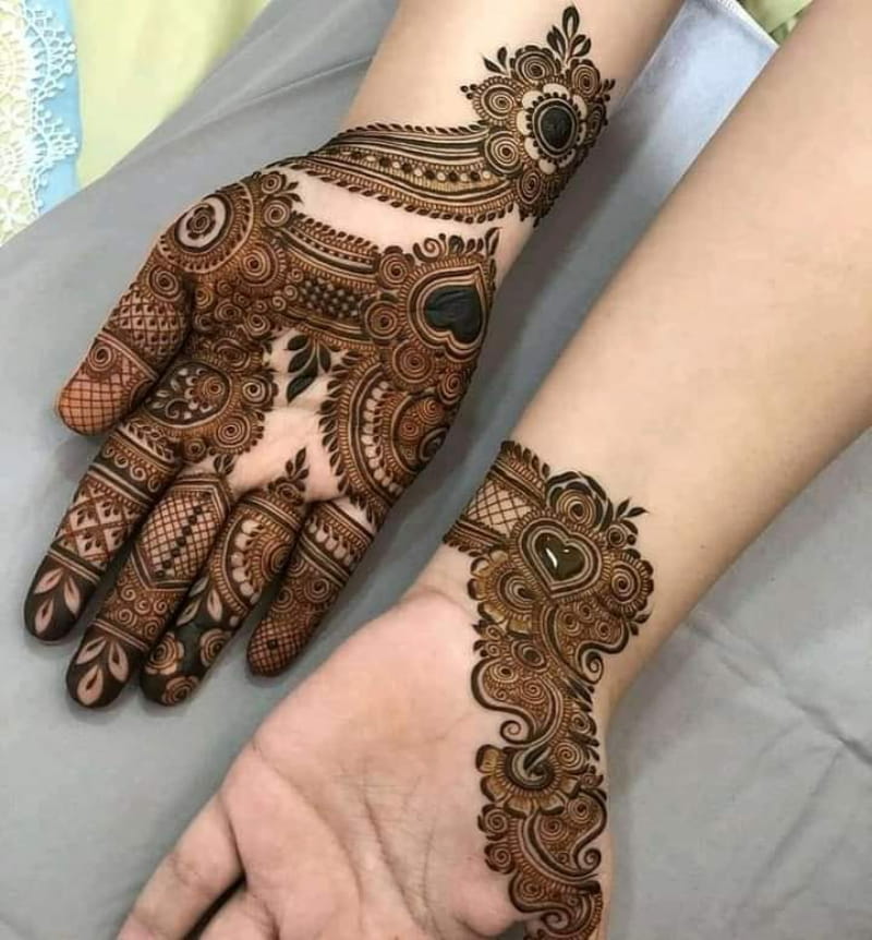 Glorious Mehndi Design