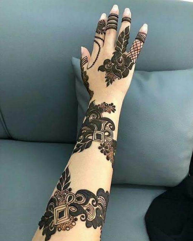 Handcrafted Mehndi Design