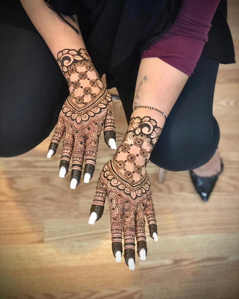 Lustrous Mehndi Design