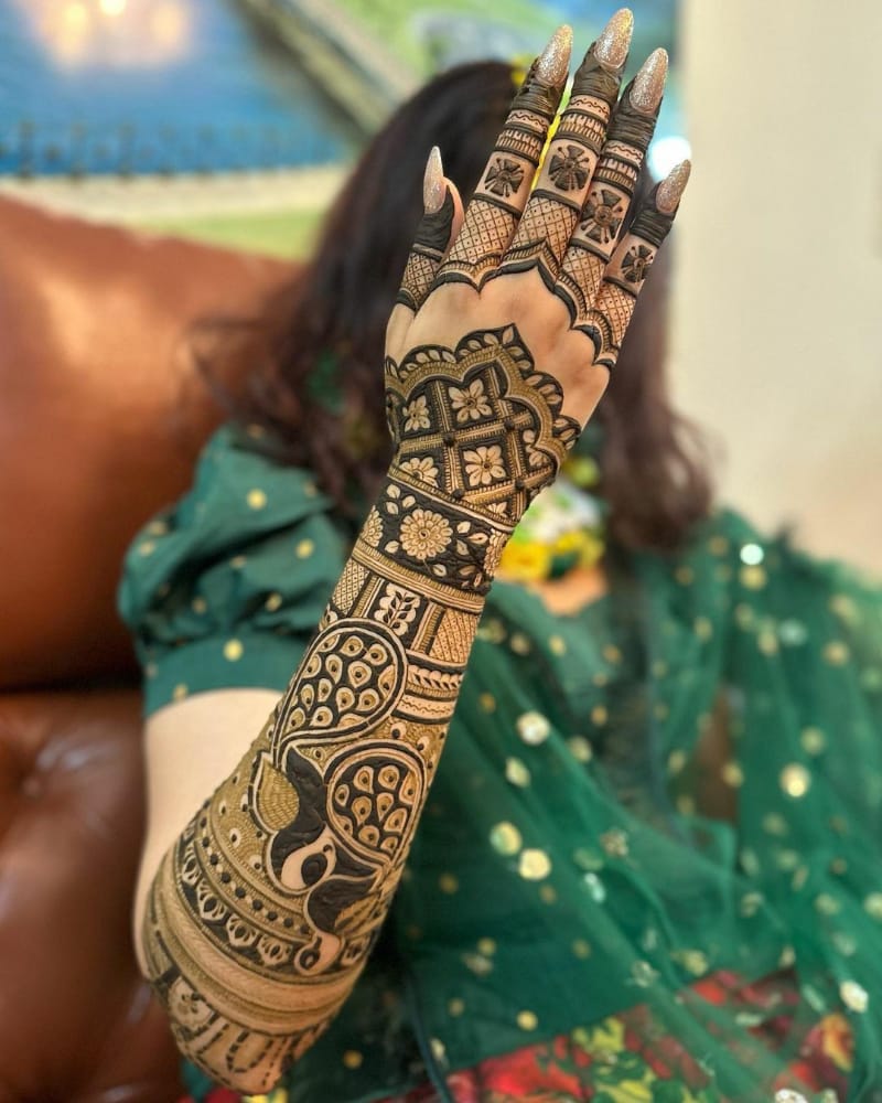 Majestic Black Mehndi Design