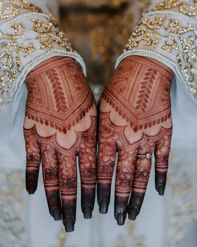 Naturalistic Mehndi Design
