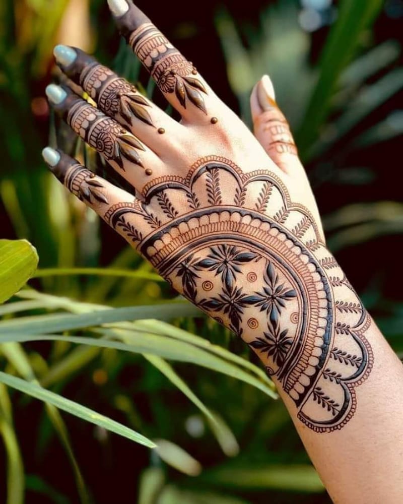 Polished Mehndi Design