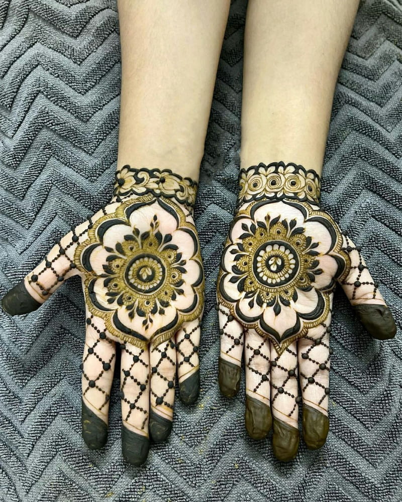 Radiant Black Mehndi Design