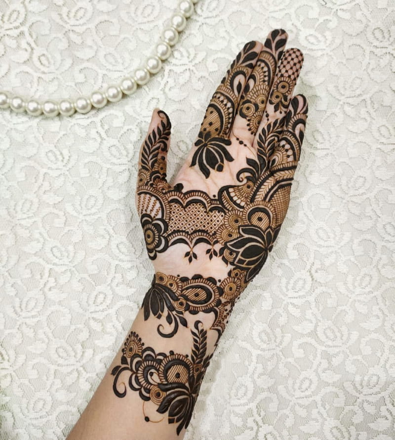 Tempting Mehndi Design