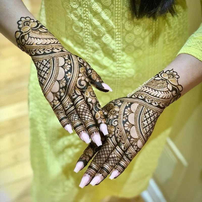 Vibrantly-toned Mehndi Design