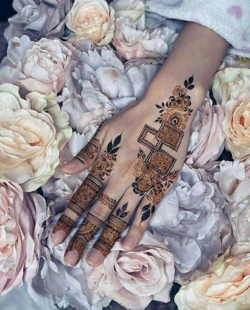 Vivid Mehndi Design