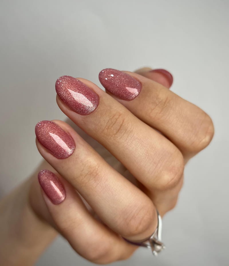 Rosy pink Velvet nails